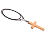 Collier croix bois 5