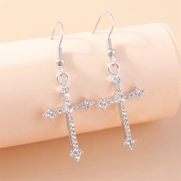 Boucles d’oreilles croix strass femme 1