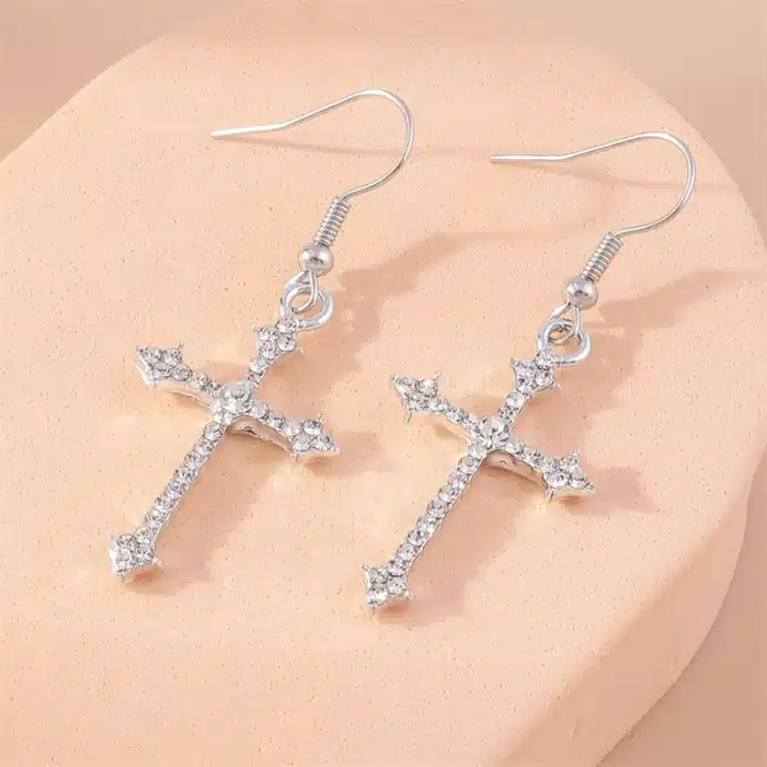 Boucles d’oreilles croix strass femme 6