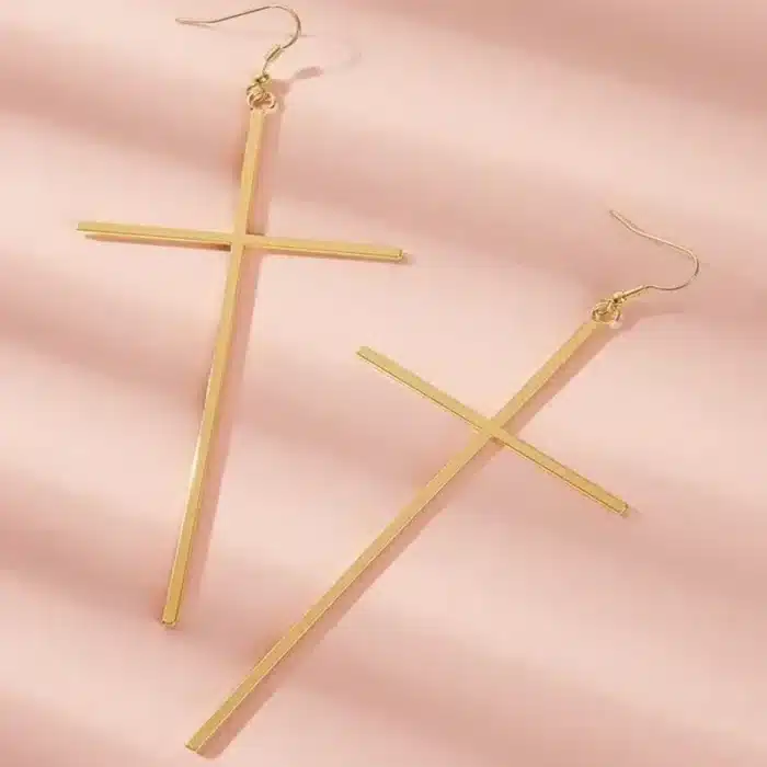 Boucles d’oreilles croix pendante femme 6