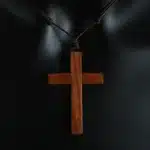 Collier croix bois 3