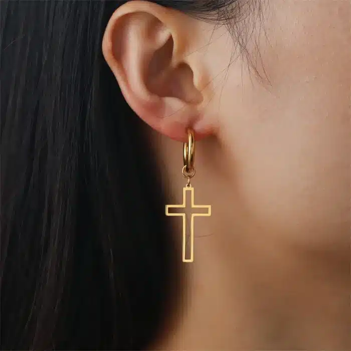 Boucles d’oreilles créoles croix femme 2