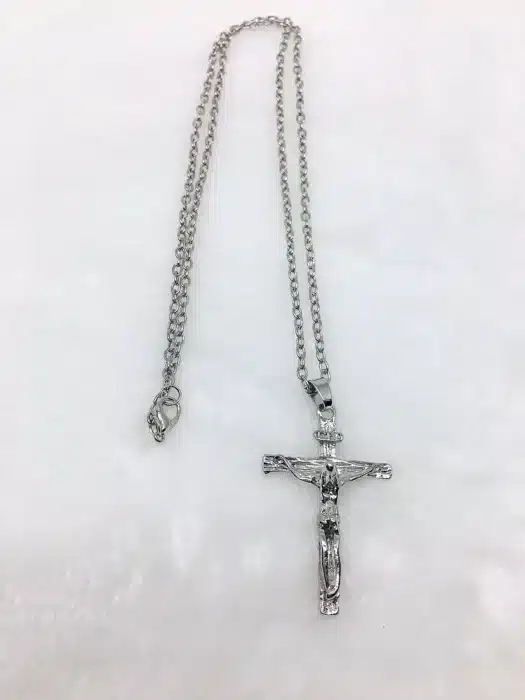 Collier homme croix chrétienne 11