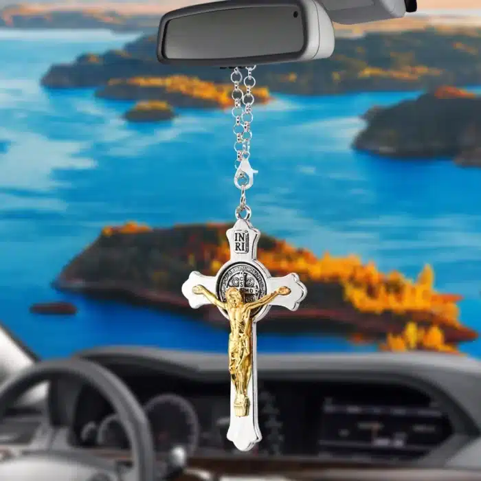 Pendentif de voiture crucifix 1