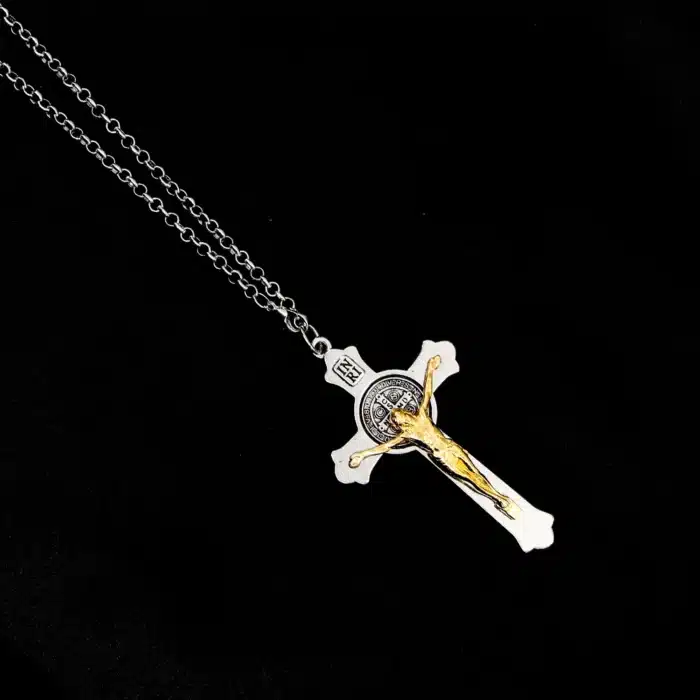 Pendentif de voiture crucifix 3