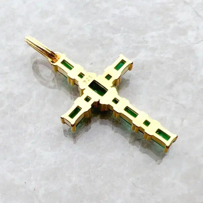 Pendentif croix pierre verte 4