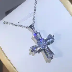 Collier croix pierre brillante 5