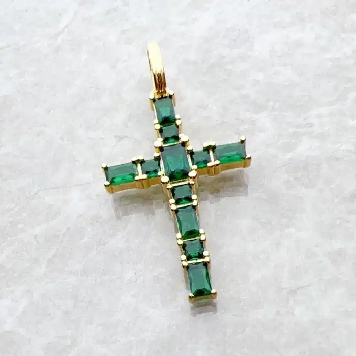 Pendentif croix pierre verte 3