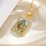 Collier pendentif Vierge Marie 15