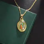 Collier pendentif Vierge Marie 1