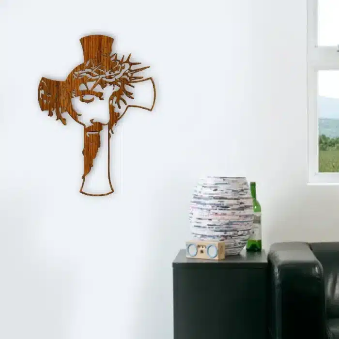 Croix en bois murale 3