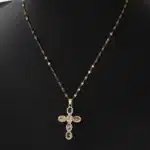 Collier croix ronde colorée 3