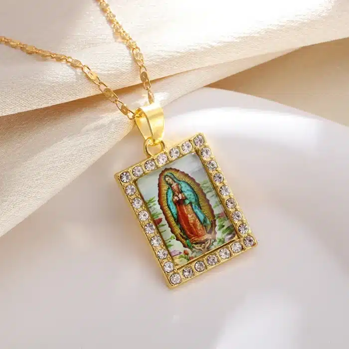 Collier pendentif Vierge Marie 14