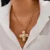 Collier grande croix perle