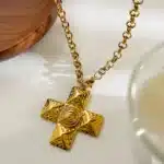 Collier pendentif plaqué or 10