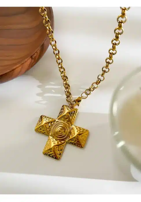 Collier pendentif plaqué or 10