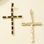 Boucles d'oreilles croix classique 5