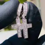 Boucles d'oreilles croix brillante 1