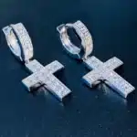 Boucles d'oreilles croix brillante 4