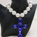 Collier croix en verre 12