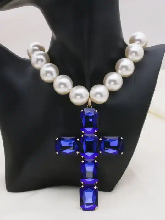 Collier croix en verre 12