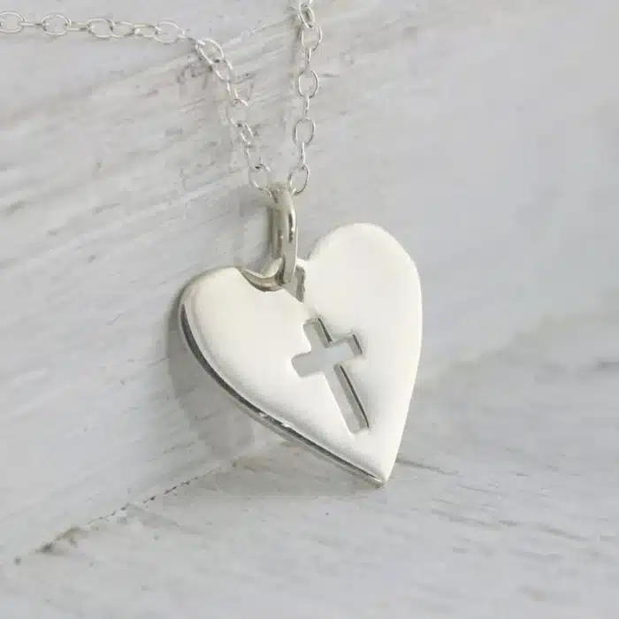 Collier cœur évidé 14