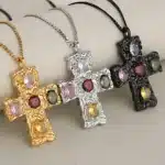 Collier croix en cristal coloré 1