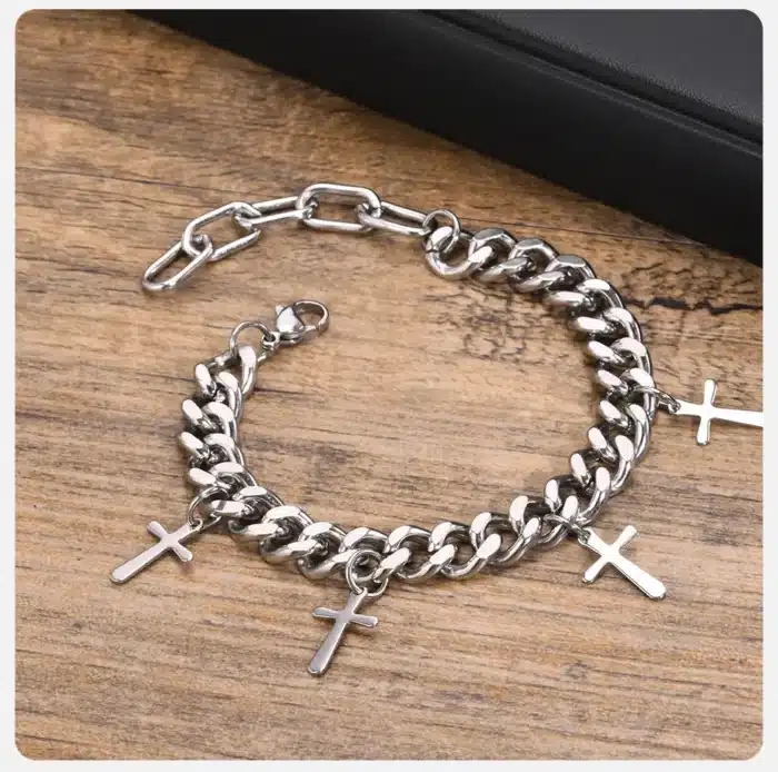 Bracelet croix pendantes à maillons 11