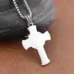 Collier passion du Christ 4