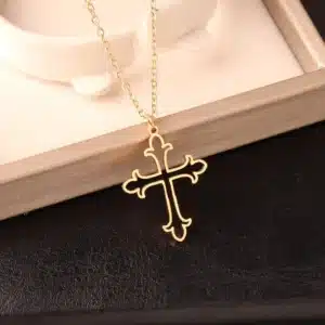 Collier croix fleurdelisée 1