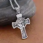 Collier passion du Christ 3