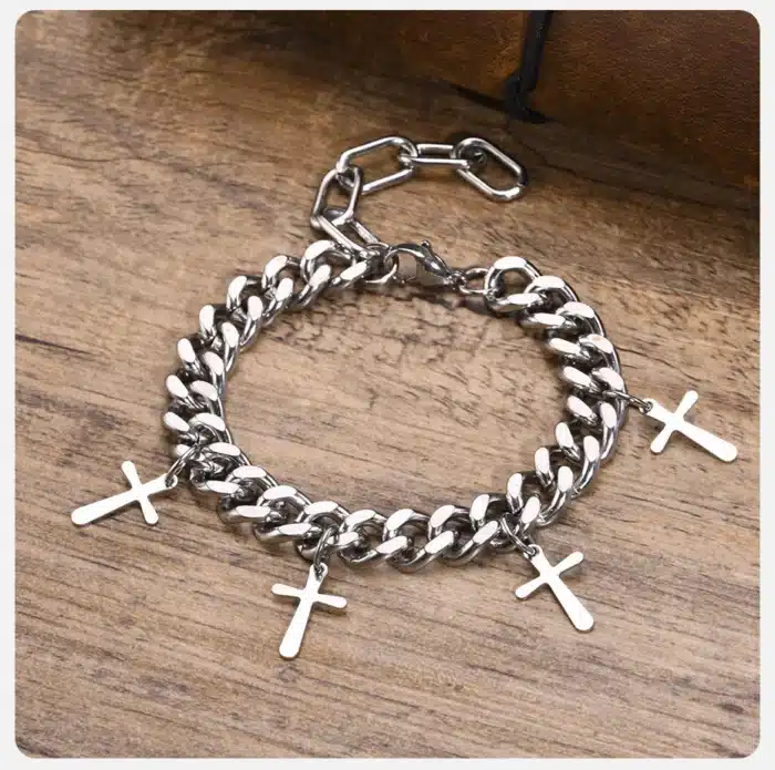 Bracelet croix pendantes à maillons 10