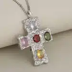 Collier croix en cristal coloré 3