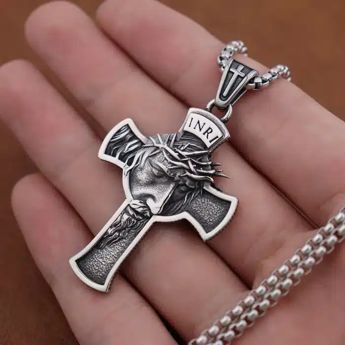 Collier passion du Christ 1