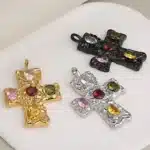 Collier croix en cristal coloré 10