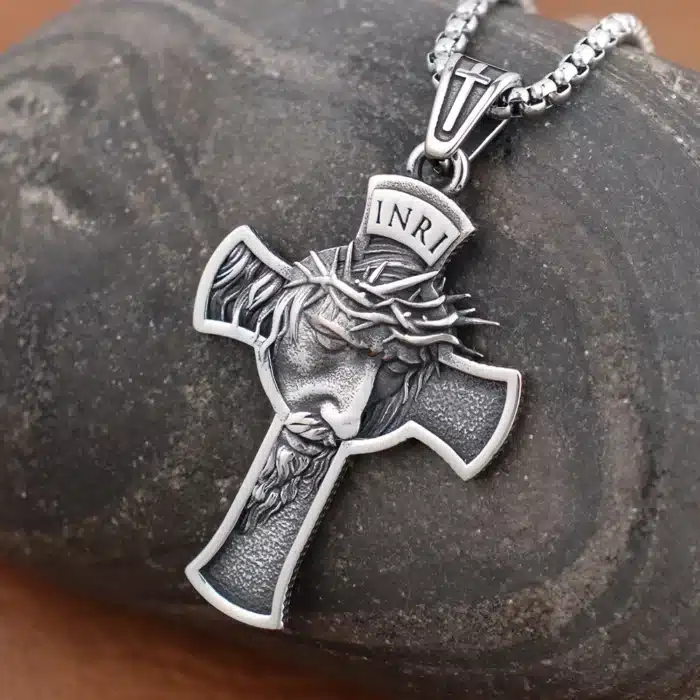 Collier passion du Christ 5