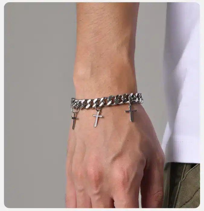 Bracelet croix pendantes à maillons 9