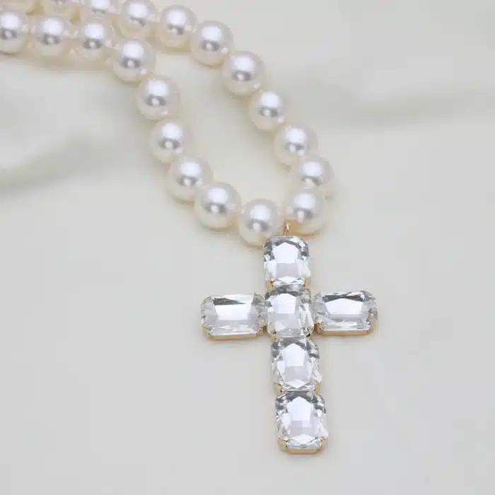 Collier croix en verre 5