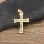 Collier croix en cristal 22