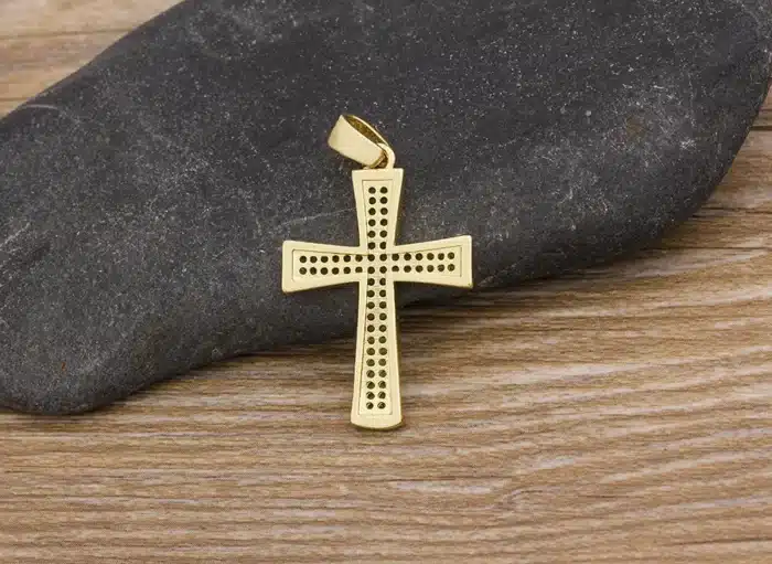 Collier croix en cristal 22