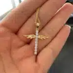 Collier croix angélique 3