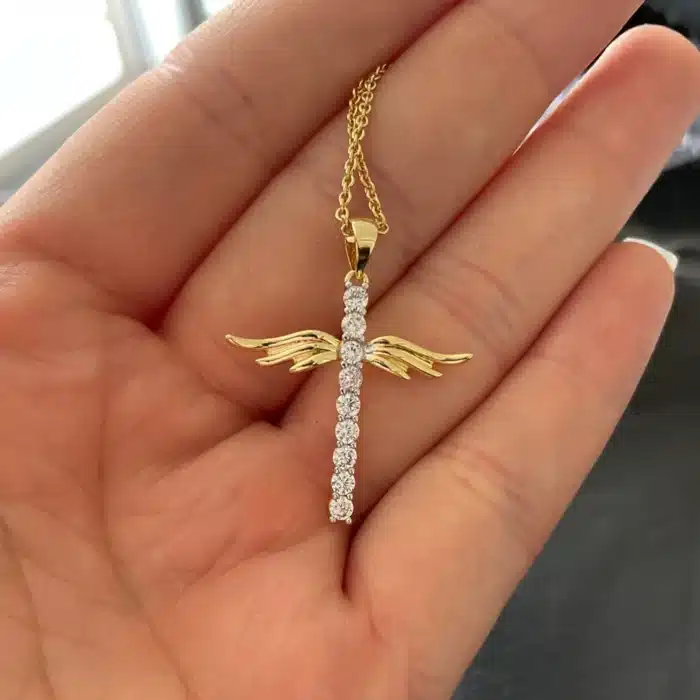 Collier croix angélique 3