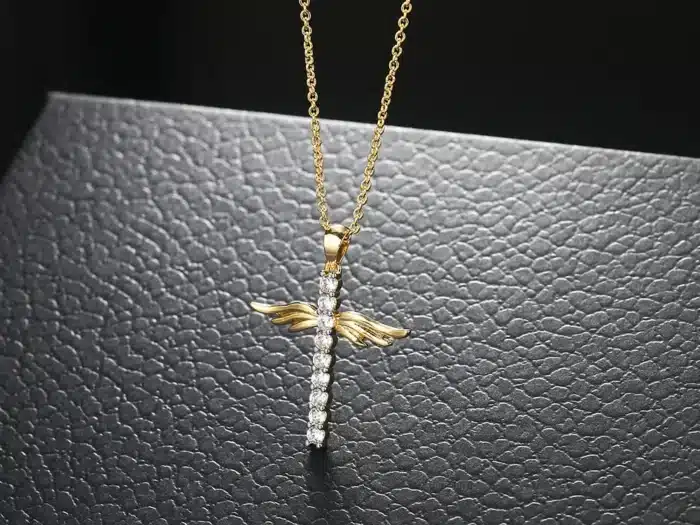 Collier croix angélique 8