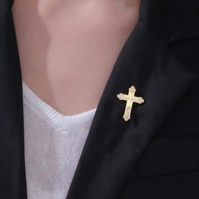 Broche croix catholique 2