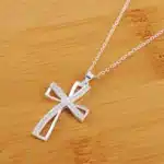 Collier croix argent oblique 3
