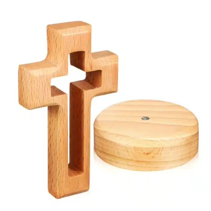 Croix en bois sculpté 6