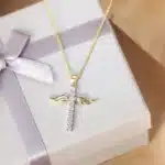 Collier croix angélique 11