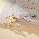 Broche croix catholique 5