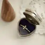 Bague raffinée religieuse 5