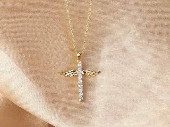 Collier croix angélique 12